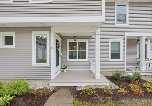 Photo 2 of Condo for sale at 4 Oak Ct #4, Rockland, MA 02370 | MLS# 73571478 | Listing updated on 2026-09-25