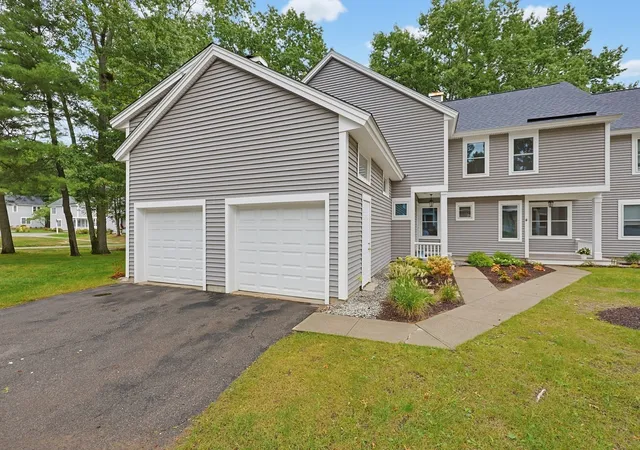 Photo 4 of Condo for sale at 4 Oak Ct #4, Rockland, MA 02370 | MLS# 73571478 | Listing updated on 2026-09-25