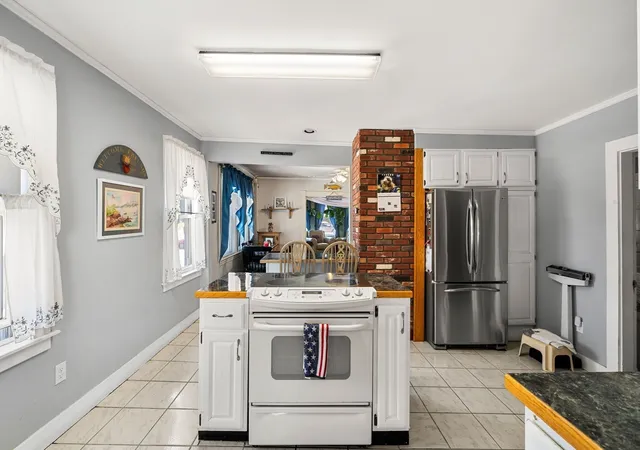Photo 4 of House for sale at 21 Jackson St, Salem, MA 01970 | MLS# 73570892 | Listing updated on 2026-09-06