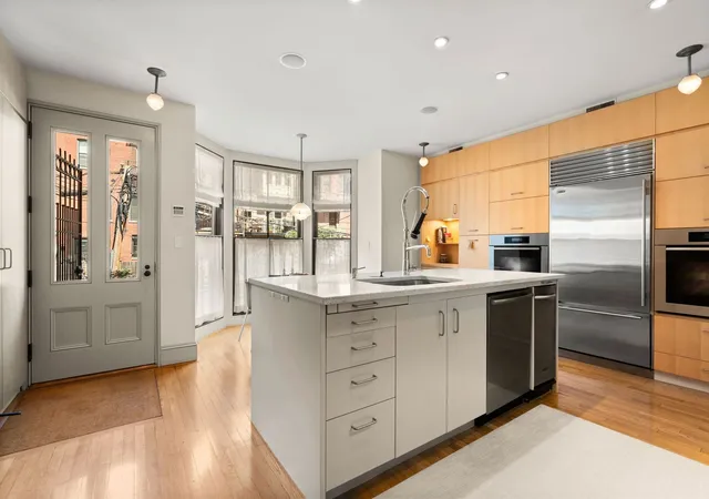 Photo 2 of Single family home for sale at 41 Concord Sq, Boston, MA 02118 | MLS# 73574016 | Listing updated on 2026-09-14