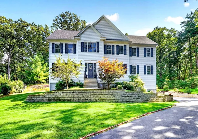 Photo 1 of Single family home for sale at 4 Murray Hl Cir, Wilmington, MA 01887 | MLS# 73574365 | Listing updated on 2026-09-15