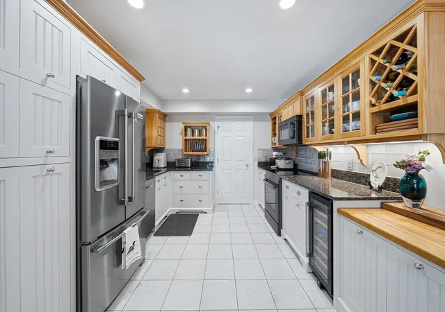 Photo 3 of Condo for sale at 16 Country Clb Rd #16, Peabody, MA 01960 | MLS# 73574836 | Listing updated on 2026-10-02