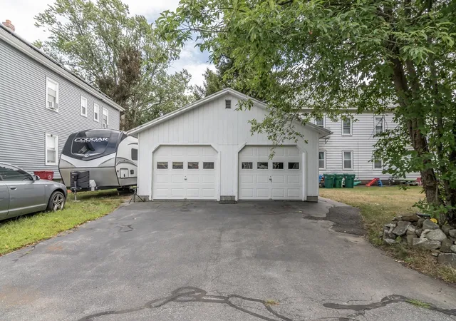 Photo 3 of House for sale at 277 Cumberland Rd, Lowell, MA 01850 | MLS# 73570856 | Listing updated on 2026-09-29