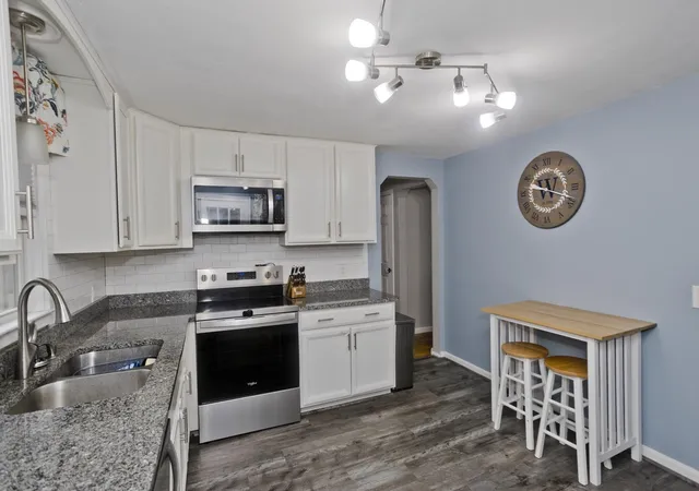 Photo 3 of Single family home for sale at 27 Lexington Ave, South Hadley, MA 01075 | MLS# 73571779 | Listing updated on 2026-09-04