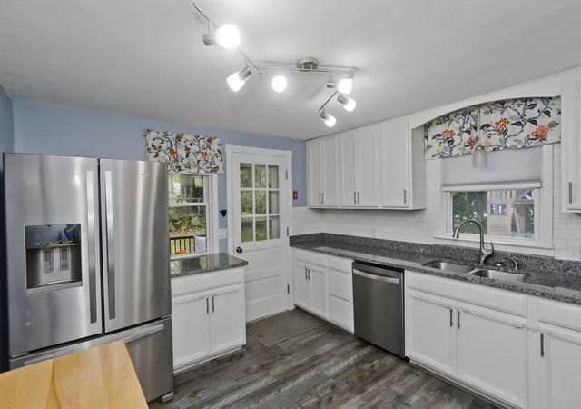 Photo 3 of Single family home for sale at 27 Lexington Ave, South Hadley, MA 01075 | MLS# 73571779 | Listing updated on 2026-09-04