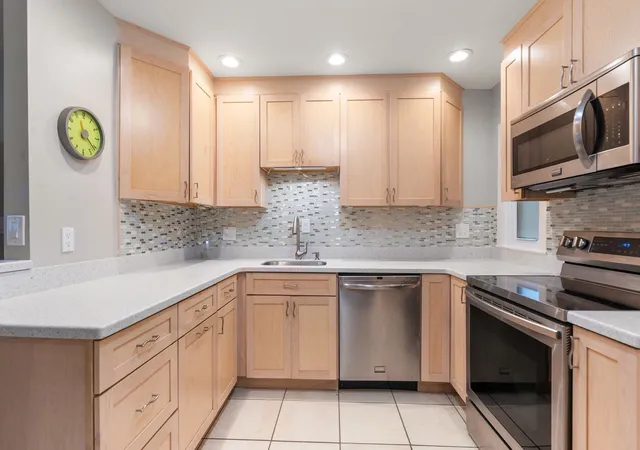 Photo 3 of Sale Pending at 54 Horseshoe Dr #54, Chicopee, MA 01022 | MLS# 73575004 | Listing updated on 2026-09-15