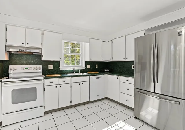 Photo 4 of Single family home for sale at 171 West St, Northborough, MA 01532 | MLS# 73589208 | Listing updated on 2026-10-22