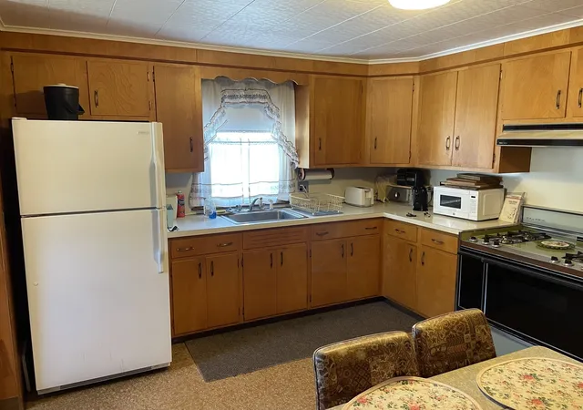 Photo 4 of House for sale at 71-73 Fowler St, Mansfield, MA 02048 | MLS# 73569643 | Listing updated on 2026-09-15