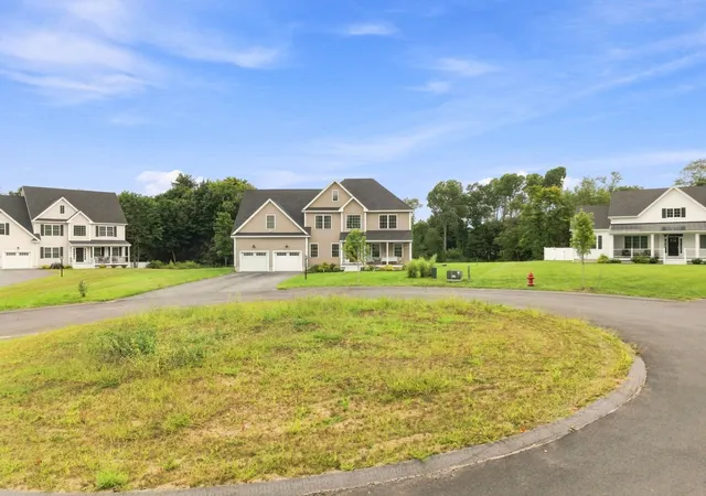 Photo 4 of Single family home for sale at 6 Geramat Way, Methuen, MA 01844 | MLS# 73573736 | Listing updated on 2026-09-13