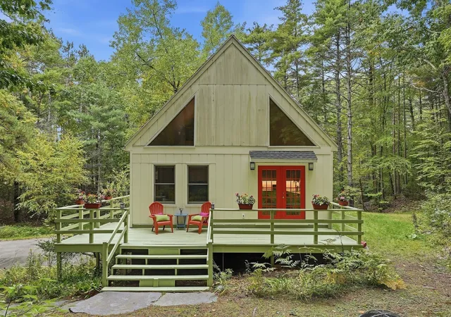 Photo 1 of Single family home for sale at 4 Jackson Hl Rd, Leverett, MA 01054 | MLS# 73585444 | Listing updated on 2026-10-21