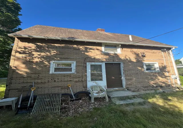 Photo 1 of Single family home for sale at 5 Marconi Rd, Worcester, MA 01606 | MLS# 73585551 | Listing updated on 2026-10-16