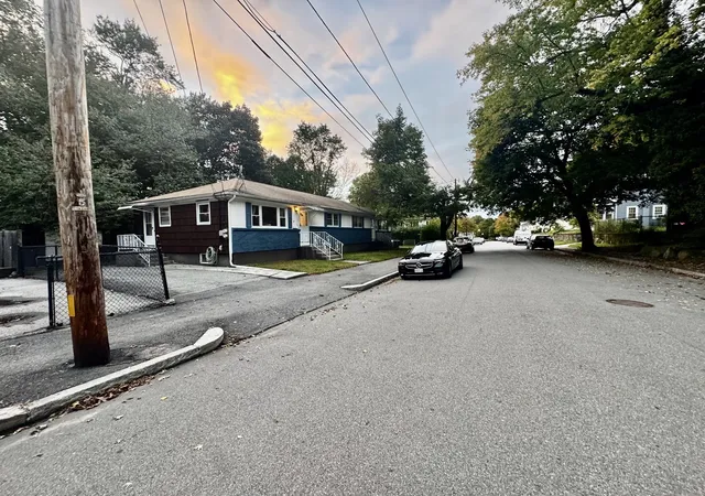 Photo 3 of Single family home for sale at 40 Harald St, Worcester, MA 01604 | MLS# 73587356 | Listing updated on 2026-10-12