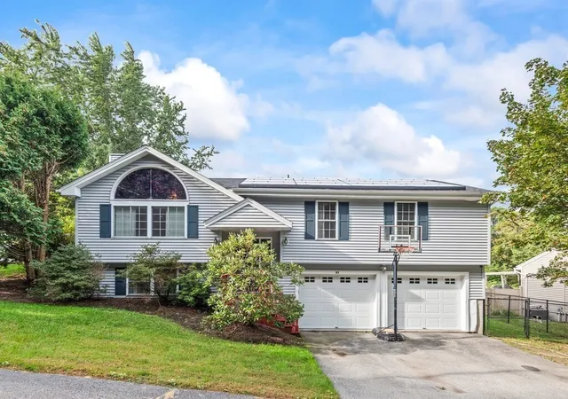 Single family home for sale at 37 Moreland Green Dr, Worcester, MA 01609 | MLS# 73582565