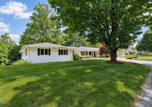 Photo 2 of Sale Pending at 4 Temi Rd, Chelmsford, MA 01824 | MLS# 73579665 | Listing updated on 2026-09-25