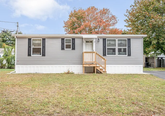 Photo 3 of Manufactured home for sale at 41 B St, Seabrook, NH 03874 | MLS# 73582292 | Listing updated on 2026-09-28
