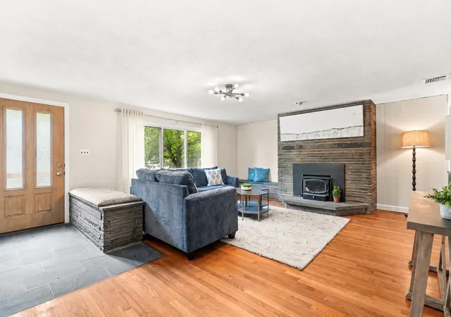 Photo 3 of Single family home for sale at 257 Cross St, Winchester, MA 01890 | MLS# 73571418 | Listing updated on 2026-09-08