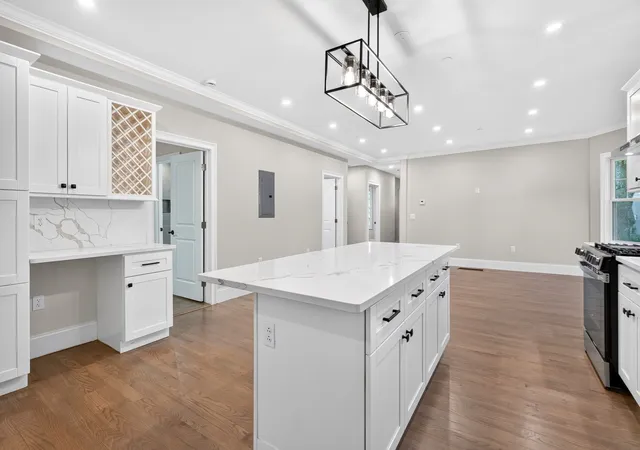 Listing Photo 4 - Condo for sale in building located at 152 Washington St, Newton, MA 02458 - Unit #1
