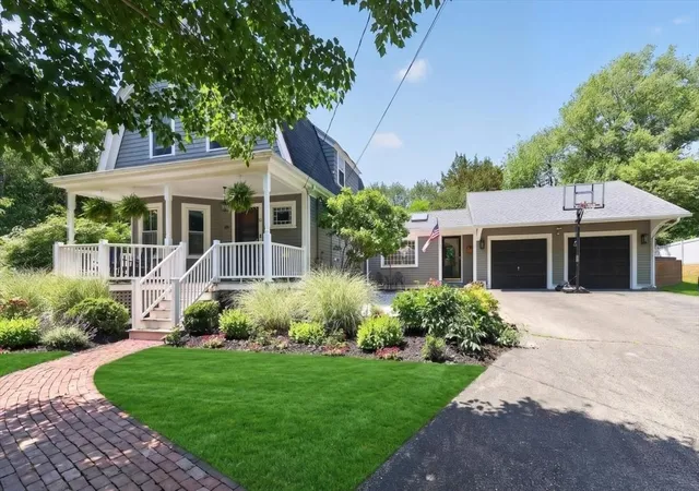 Photo 2 of Single family home for sale at 81 Hobart St, Hingham, MA 02043 | MLS# 73572827 | Listing updated on 2026-09-12