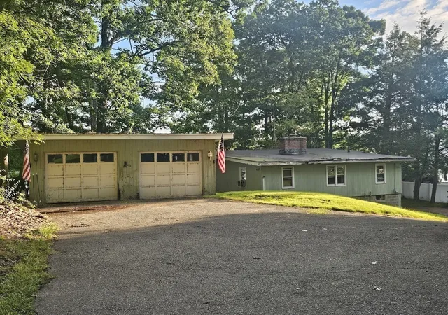Photo 3 of Sale Pending at 12 Hemlock Dr, Lunenburg, MA 01462 | MLS# 73572127 | Listing updated on 2026-09-23