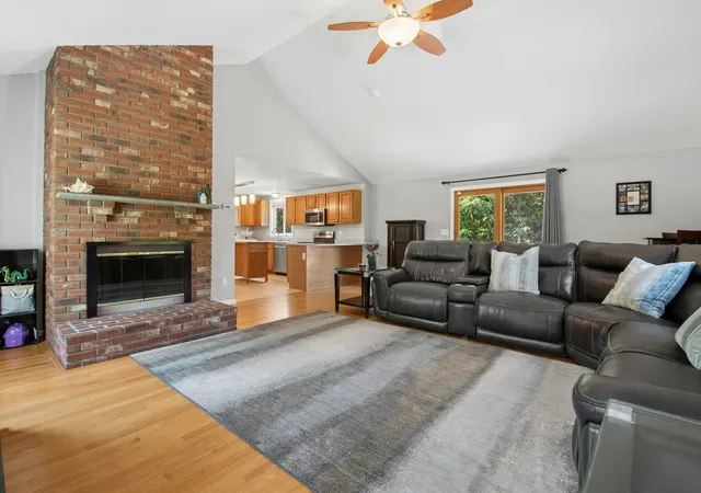Photo 2 of Single family home for sale at 277 Wachusett St, Holden, MA 01520 | MLS# 73574714 | Listing updated on 2026-10-05