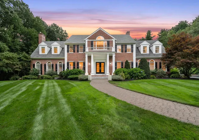 Single family home for sale at 40 Grandview Rd, Chelmsford, MA 01824 | MLS# 73575595