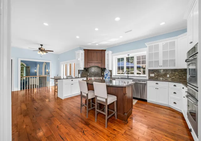 Photo 3 of Single family home for sale at 40 Grandview Rd, Chelmsford, MA 01824 | MLS# 73575595 | Listing updated on 2026-09-14