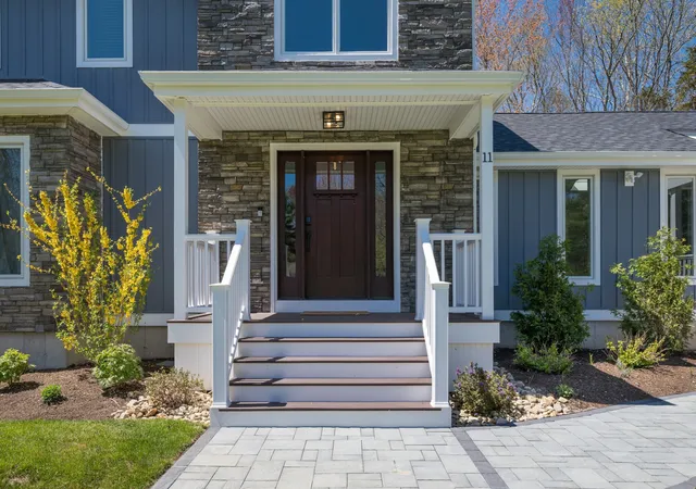 Photo 3 of Single family home for sale at 11 Walnut St, Assonet, MA 02702 | MLS# 73572803 | Listing updated on 2026-09-12