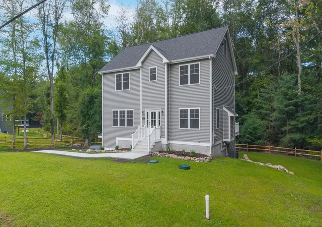 Photo 4 of Single family home for sale at 163 Hope St, Seekonk, MA 02771 | MLS# 73575792 | Listing updated on 2026-09-15