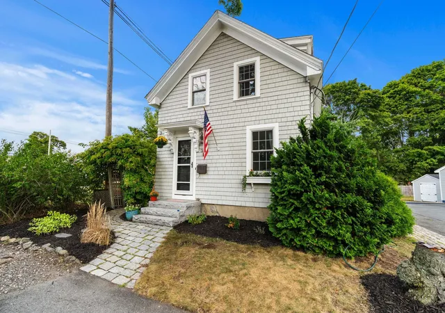 Photo 2 of Sale Pending at 33 Putnam St, Danvers, MA 01923 | MLS# 73570785 | Listing updated on 2026-09-16