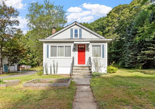 Photo 1 of Sale Pending at 322 Pearl St, Gardner, MA 01440 | MLS# 73575101 | Listing updated on 2026-09-29