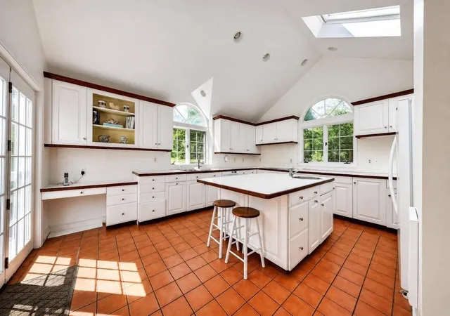Photo 3 of Single family home for sale at 378 River St, Norwell, MA 02061 | MLS# 73571272 | Listing updated on 2026-10-02