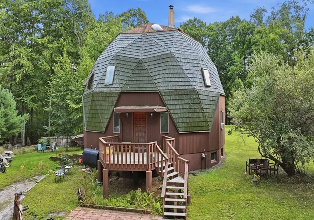 Photo 2 of Single family home for sale at 243 Oak St, Holliston, MA 01746 | MLS# 73576195 | Listing updated on 2026-09-12