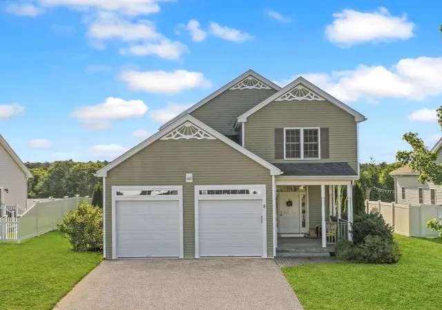 Photo 1 of Sale Pending at 5 Candlelight Ln, Bellingham, MA 02019 | MLS# 73578672 | Listing updated on 2026-09-23