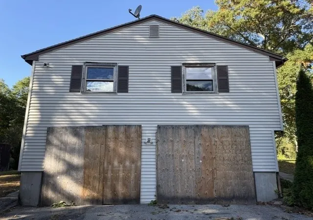 Photo 3 of Single family home for sale at 8 Windy Ridge Rd, Webster, MA 01570 | MLS# 73588501 | Listing updated on 2026-10-12
