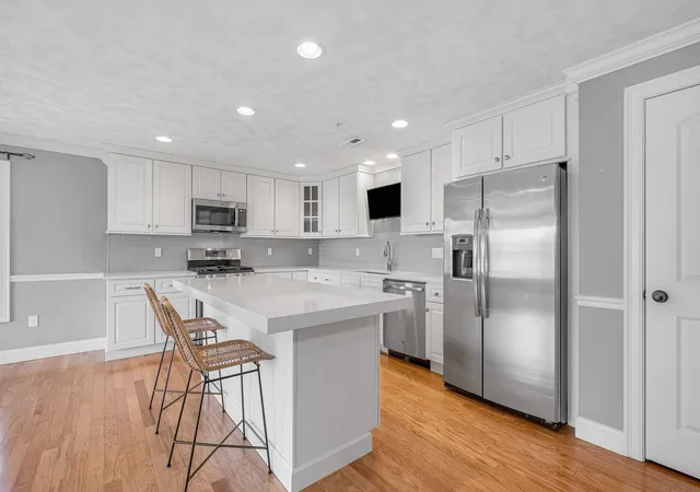 Listing Photo 4 - Condo for sale in building located at 15 Church St, Wilmington, MA 01887 - Unit #304
