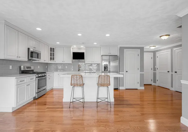 Listing Photo 5 - Condo for sale in building located at 15 Church St, Wilmington, MA 01887 - Unit #304