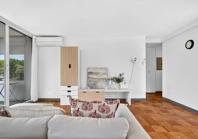 Listing Photo 4 - Condo for sale in building located at 60 Babcock St, Brookline, MA 02446 - Unit #32