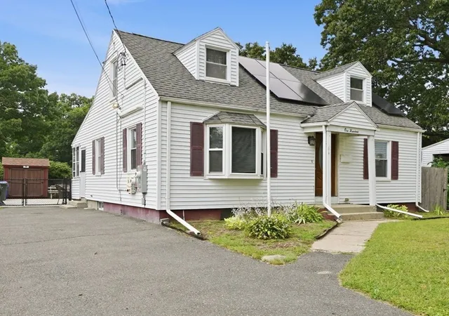 Photo 2 of Single family home for sale at 100 Lang St, Springfield, MA 01104 | MLS# 73575229 | Listing updated on 2026-09-11