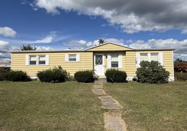 Manufactured home for sale at 19 Jeffrey Ln, Westfield, MA 01085 | MLS# 73582451