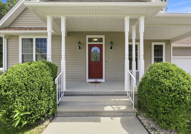 Photo 3 of Single family home for sale at 33 Caddyshack Dr, Chicopee, MA 01020 | MLS# 73572759 | Listing updated on 2026-09-12