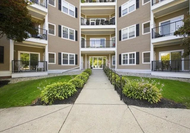 Photo 4 of Condo for sale at 989 East St #303, Dedham, MA 02026 | MLS# 73575432 | Listing updated on 2026-09-18