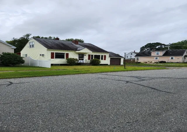 Single family home for sale at 81 King St, Nashua, NH 03060 | MLS# 73571856 | Listing updated on 2026-09-14