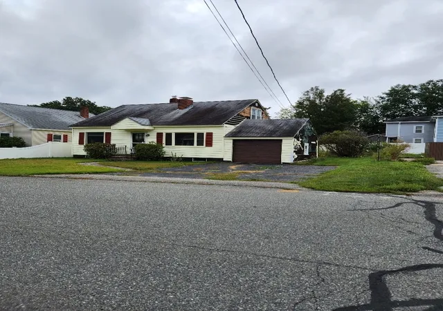 Photo 2 of Single family home for sale at 81 King St, Nashua, NH 03060 | MLS# 73571856 | Listing updated on 2026-09-14