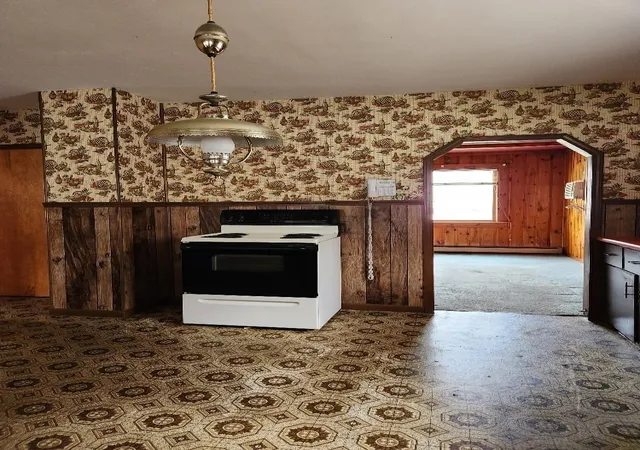 Photo 4 of Single family home for sale at 81 King St, Nashua, NH 03060 | MLS# 73571856 | Listing updated on 2026-09-14