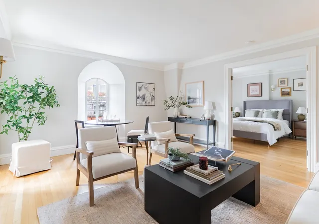 Photo 2 of Sale Pending at 334 Beacon #10, Boston, MA 02116 | MLS# 73577468 | Listing updated on 2026-10-14