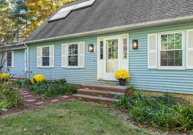 Photo 1 of Single family home for sale at 329 New Boston Rd, Sturbridge, MA 01566 | MLS# 73588184 | Listing updated on 2026-10-14