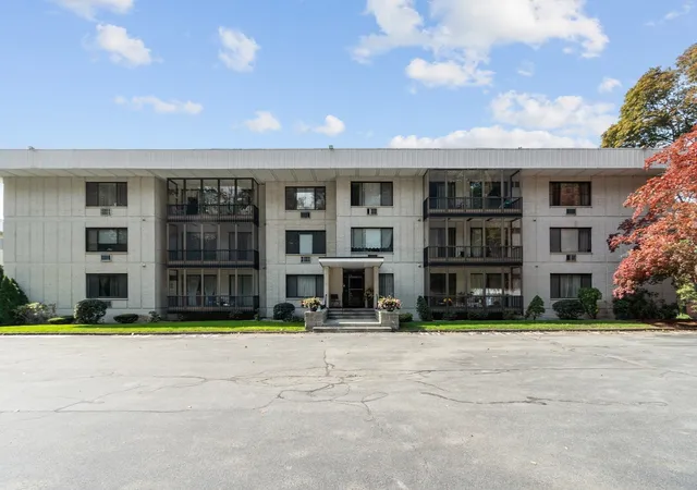 Photo 3 of Condo for sale at 234 Nesmith St #14, Lowell, MA 01852 | MLS# 73586259 | Listing updated on 2026-10-09