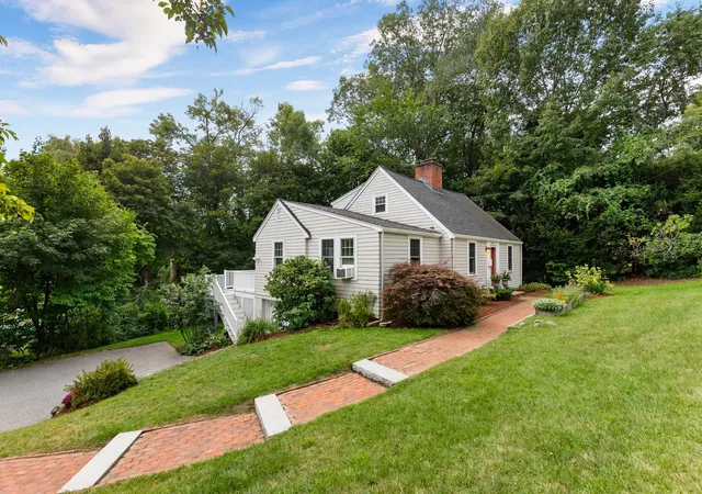 Photo 3 of Single family home for sale at 11 Stratham Rd, Lexington, MA 02421 | MLS# 73574069 | Listing updated on 2026-09-16