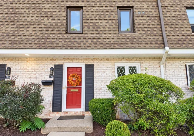 Photo 1 of Sale Pending at 185 Porter Lake Dr #185, Longmeadow, MA 01106 | MLS# 73585755 | Listing updated on 2026-10-22
