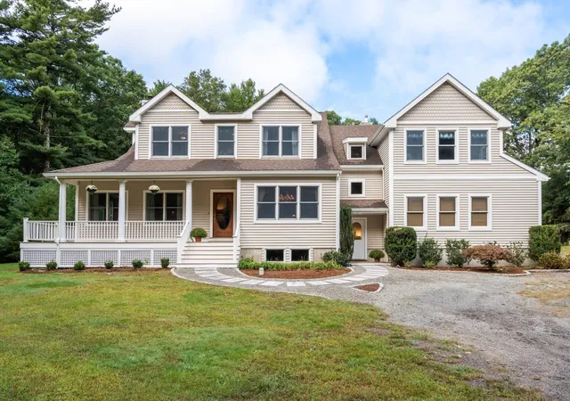 Photo 2 of Mansion for sale at 303 Pine St, Stoughton, MA 02072 | MLS# 73582702 | Listing updated on 2026-09-29
